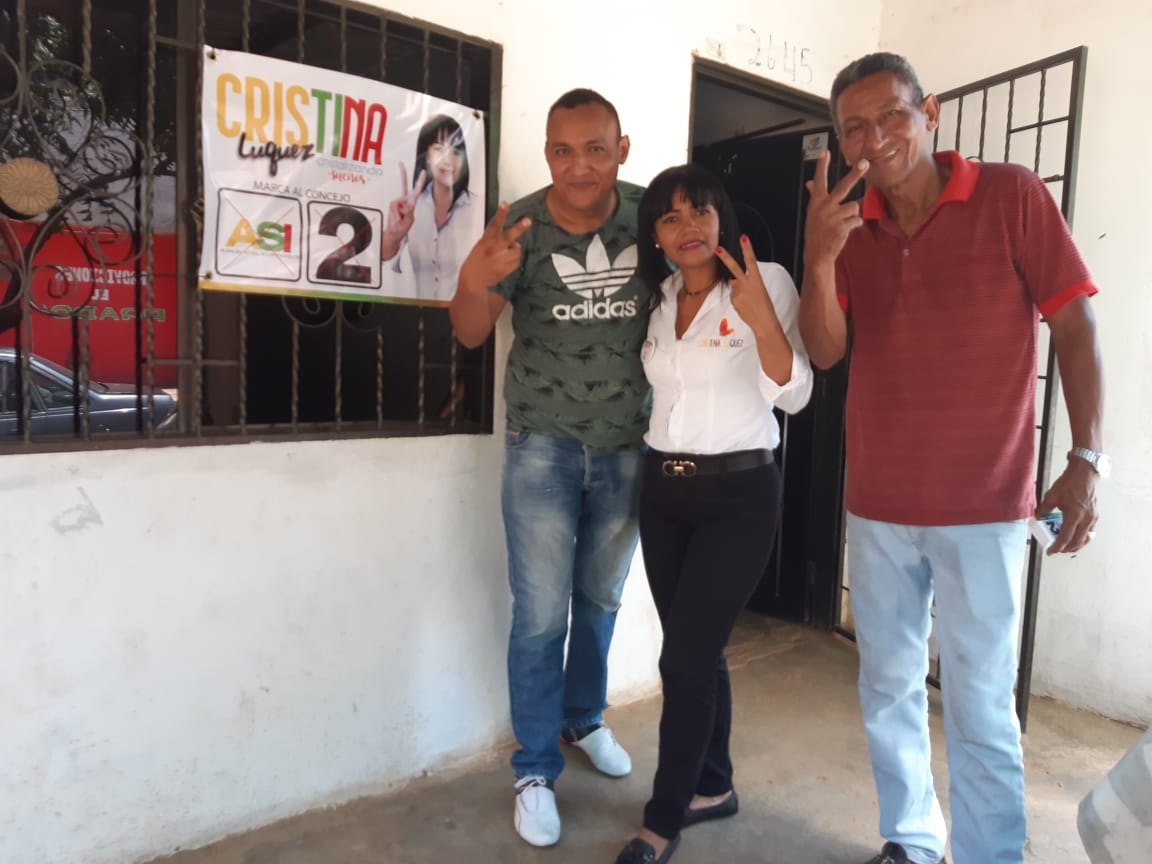 ASI2CristinaLuq's tweet photo. Nuestra familia @Transcacique haciendo el 2 ASÍ ✌ por todos los #Sueños de #Valledupar #CRISTINALUQUEZ @cristinaluquez1 #ASI2 #PARTIDOASI 💛💚❤ https://t.co/MO1kmmJ2lM