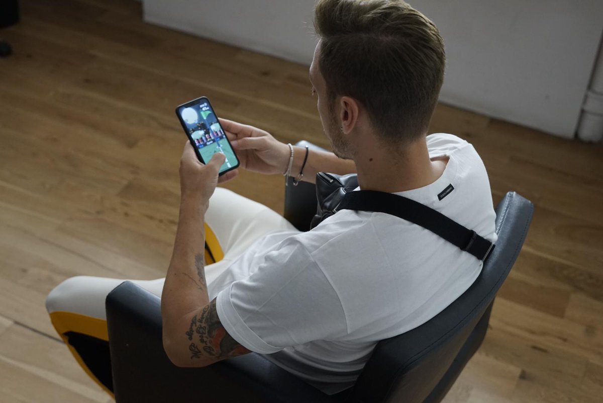 M10's tweet photo. Head over to the @Apple app store and check out my High Score challenge! 💪🏼⚽️✌🏼 Can you beat my best score? @AppninStudios

https://t.co/SxxIGvKwHM

#M1Ö #thelongestkick #gaming #hypercasual #iosgames #passionforgames https://t.co/e3iWBtIanj