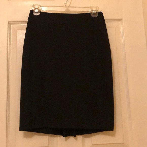 Marsa0986's tweet photo. So good I had to share! Check out all the items I'm loving on @Poshmarkapp from @FibroFit @Mariahe54956430 #poshmark #fashion #style #shopmycloset #josepha #anntaylor #freepeople: https://t.co/Ce0fTVJCGe https://t.co/SL2yPwQhlq