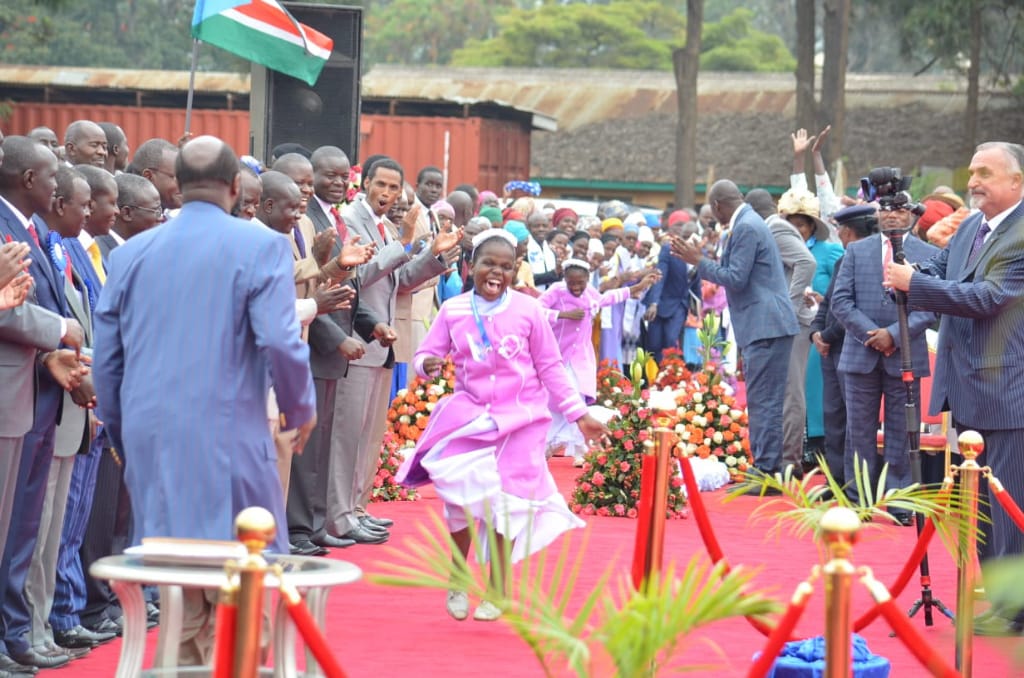 NaomiRahab's tweet photo. What a mighty experience for the Mightiest Mightiest Prophets of God to meet face to face with Lucy Wairimu the recently healed from Menengai  3 
Wuuuuuui!!!!!
#SundayServiceAtYaya https://t.co/FYo5MXZWMA