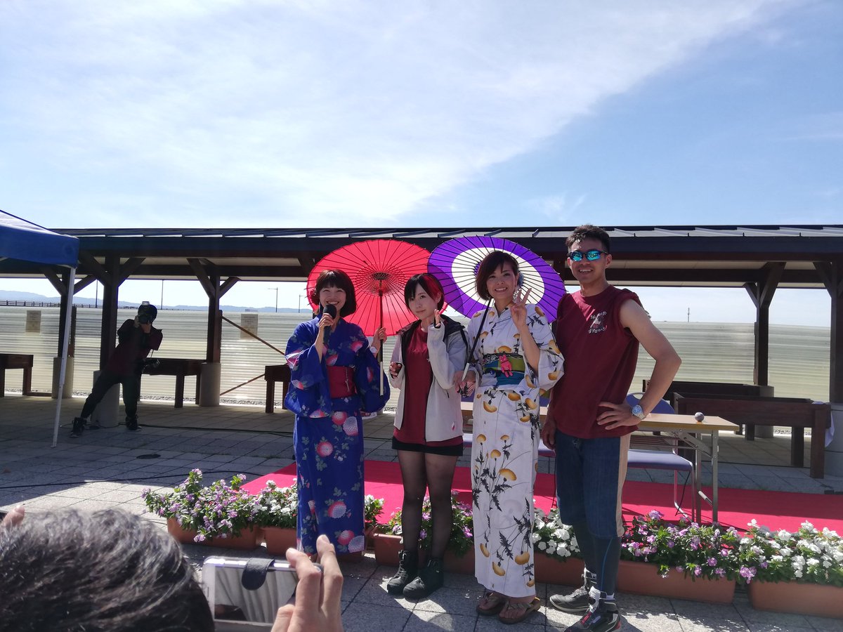 yobo_rider's tweet photo. 今年の獲得品の数々(* ´ ▽ ` *)
トラシグさんの車検証入れをやっとゲット!にゃんばちゃんにサインを頂きESPRESSORIDERさんからステッカーを頂戴しました\(^o^)/
みなさんありがとうございました☺️
#おんもしぇ祭2019
#TrafficSignal さん
#にゃんばちゃん
#夜道雪 さん
#ESPRESSORIDER さん https://t.co/OrWbio2kbz