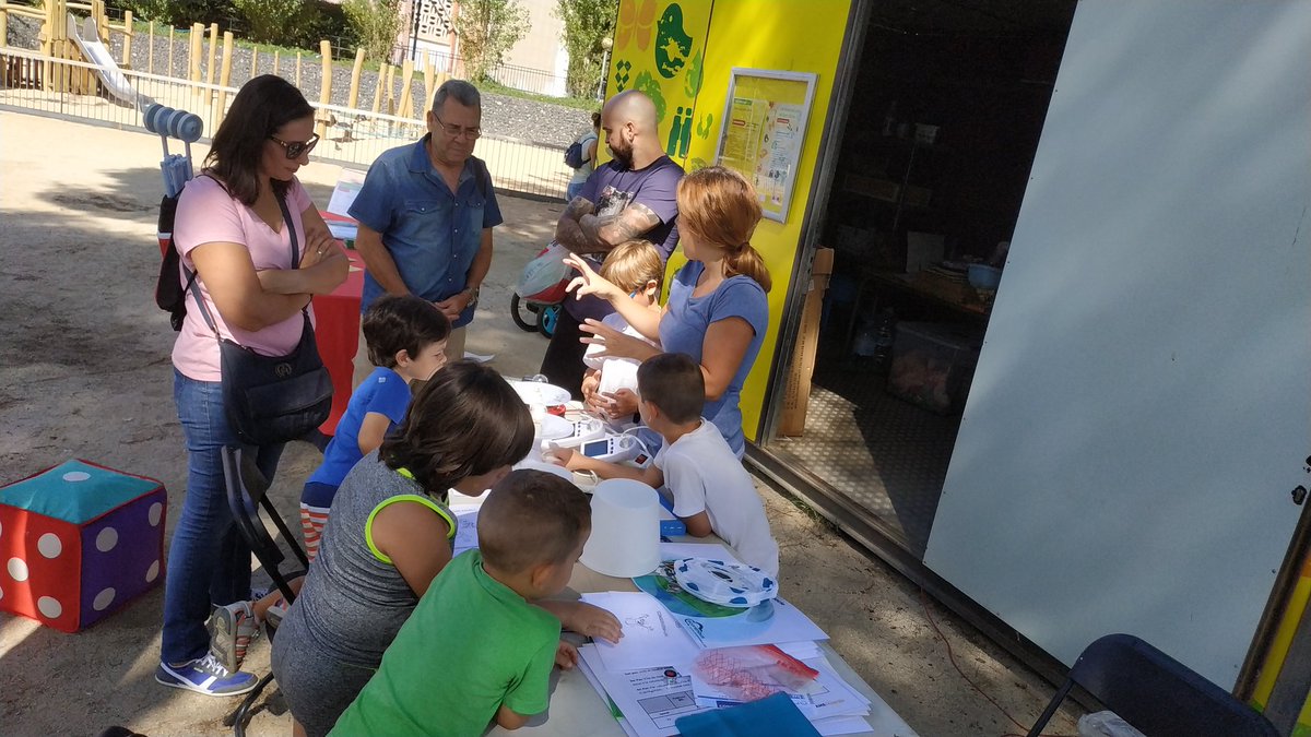 Jugatecambiental del Parc de Joan Oliver tweet media