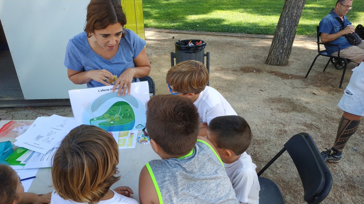 Jugatecambiental del Parc de Joan Oliver tweet media