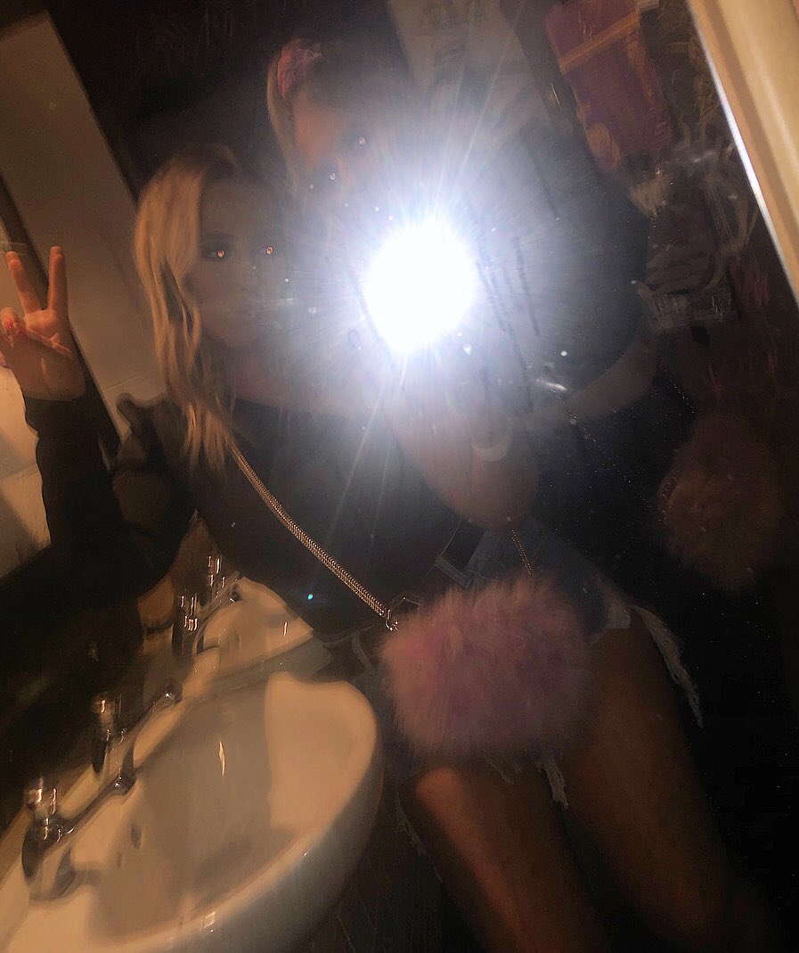 🥳 tweet media
