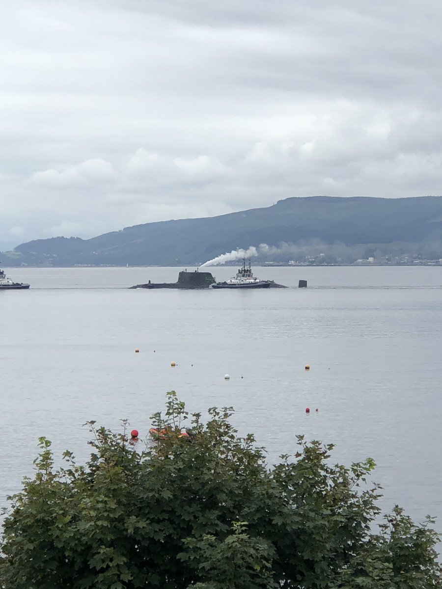 ArgyllSeaGlass's tweet photo. A few #iPhone pics of #submarine cold moving on #LochLong in #Argyll #Scotland #ColdMove @NavyLookout @UKDefJournal @MaryTaxi @air_intel #UKGiftAM https://t.co/kdxwFNOJsy