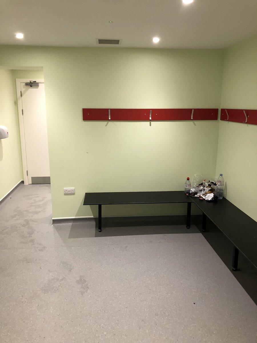 Big thanks to @Priorysportsfc for leaving the changing room in a clean condition (no bins as yet in the new rooms). Many teams would of left the rubbish all over the floor. Top club 👍🏻