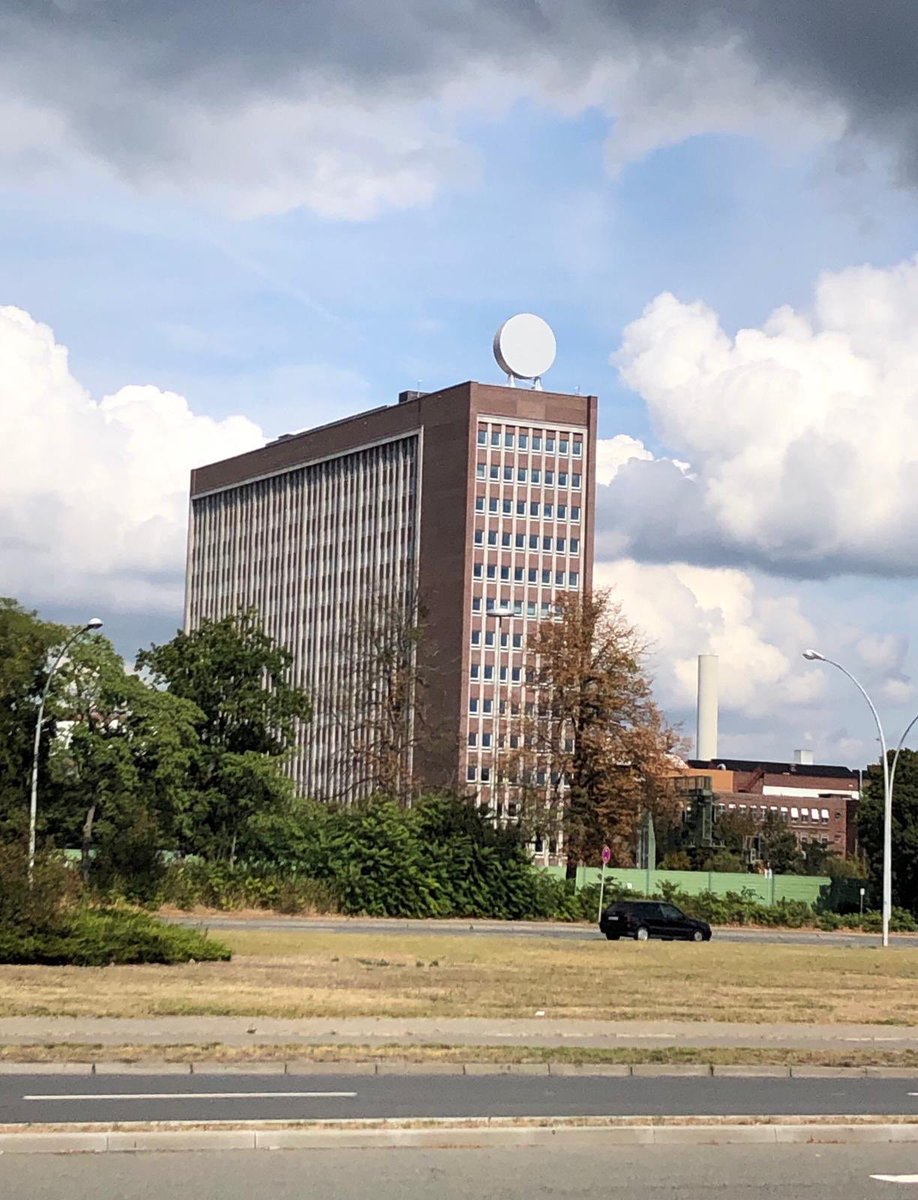 Looking forward to the moment of the unveiling of the new <a href="/volkswagen/">Volkswagen News</a> logo - tomorrow 8:00 pm! #shapingmobility