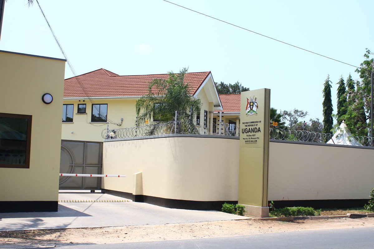 Ugaman01's tweet photo. Uganda and Tanzania set to enjoy great business opportunities. Congratulations to the govt of Uganda and Ugandans living in Tanzania on the new achievement of the new home of the Uganda High Commission Dar es Salaam. #ugtzbusinessforum #EACommunity https://t.co/Z6cankQPCC