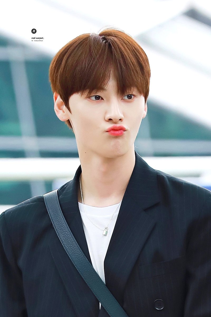redcarpet_mh's tweet photo. 190906 울 하얀듕 귀여우면서 청순하면서 이쁘면서....  #황민현 #민현 #minhyun https://t.co/ex4WKDWLpg
