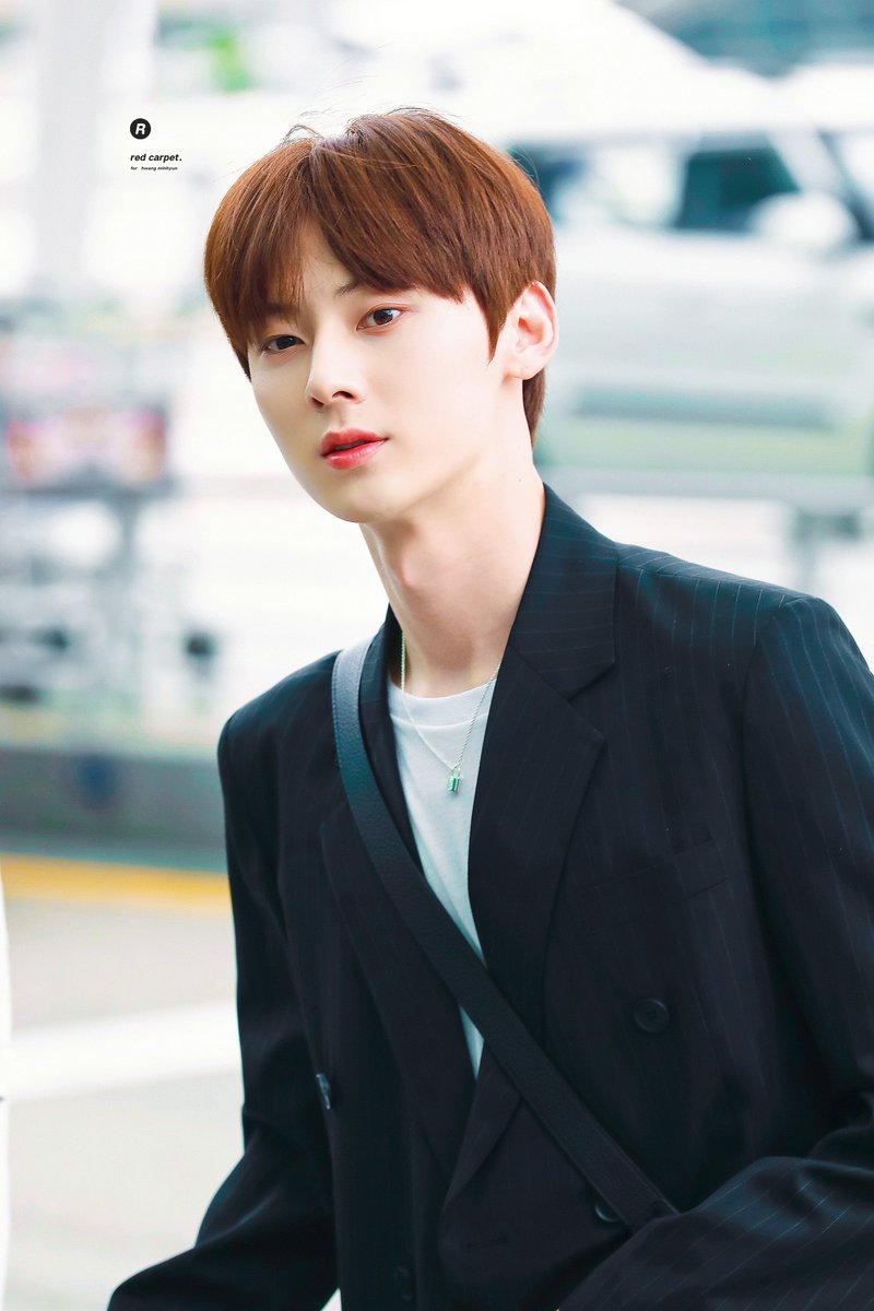 redcarpet_mh's tweet photo. 190906 울 하얀듕 귀여우면서 청순하면서 이쁘면서....  #황민현 #민현 #minhyun https://t.co/ex4WKDWLpg