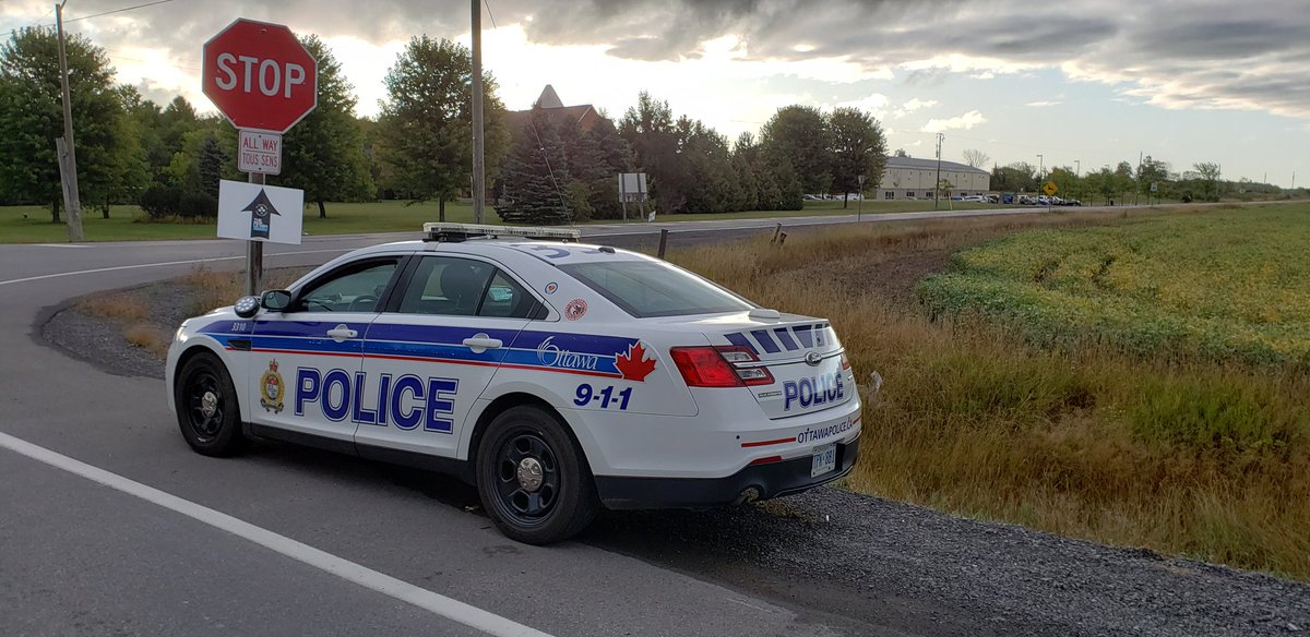 CstSebLemay's tweet photo. Beautiful day to work a paid duty! The sun is coming out for the cyclists of @DoTheRide. Ride safe! 🚴♂️🚴♀️ #dotheride #keeptherubberdown | @OttawaHospital @mattamyhomes @OttawaPolice @OPSbikes https://t.co/rGXEJ33Vl4