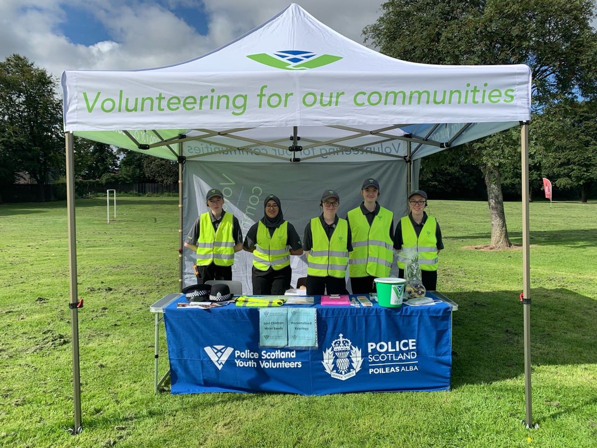 PSOSLevenmouth's tweet photo. Find someone who love ya like Copper loves oor Stevie and dinnae end up in the #DugHoose 😏
Grand day for the PSYV supporting St Agatha’s Primary School Community event.
#MonThePSYV
#SupportingOorCommunity
#Gaid https://t.co/Kj2Jmb5LYE