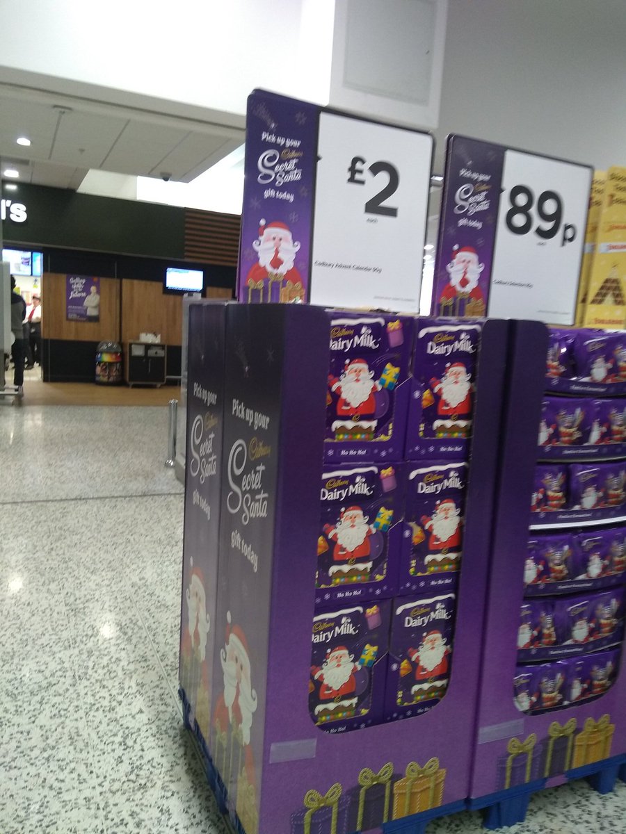 amyjeanne07's tweet photo. Nope. #ItIsSeptember #NotChristmasSeason https://t.co/W9ouCBt08q