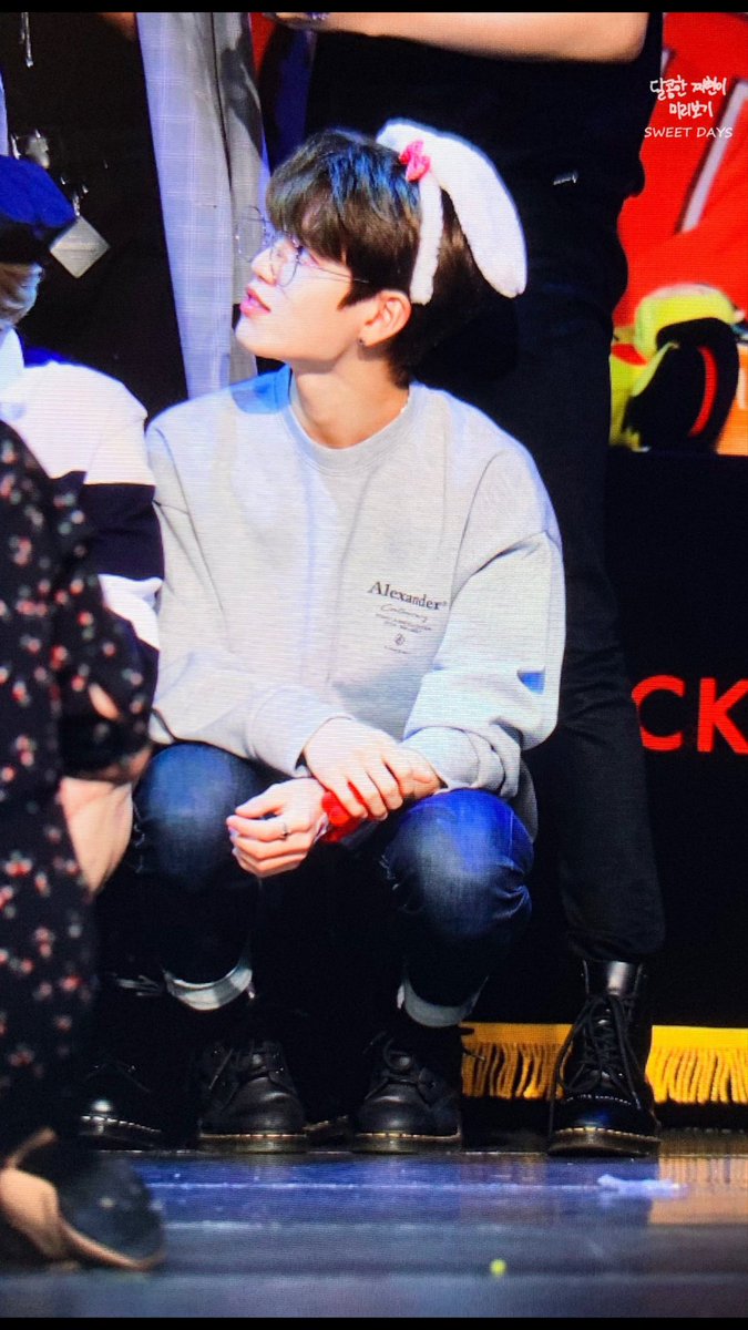 fog_verivery_85's tweet photo. もうアイコンを
Alexanderに変えてしまう狂気
(´・ω・`)ww

계현タソが
【Alexander】トレーナー着てるの
可愛かったんだよワタシ的に👍 https://t.co/WEImqpJhjK