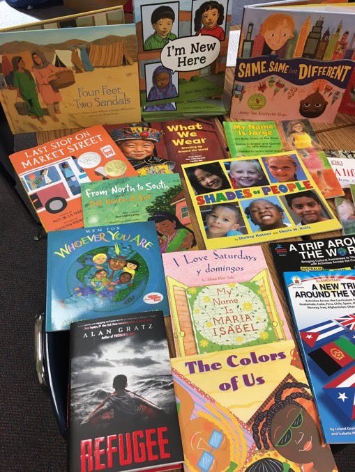emilyfranESL's tweet photo. HApPy #InternationalLiteracyDay 📚📖🌎📚📖🌍📚📖🌏🤓

Let’s celebrate inclusion and diversity in our classroom libraries! @ILAToday #RightsToRead https://t.co/Ui11ZLnOeq