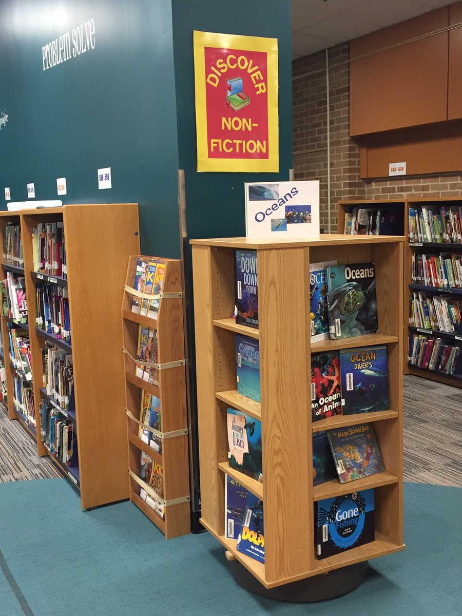 ckellam's tweet image. Kids are loving the new library layout and cozy reading nooks. #lincolnlearns41