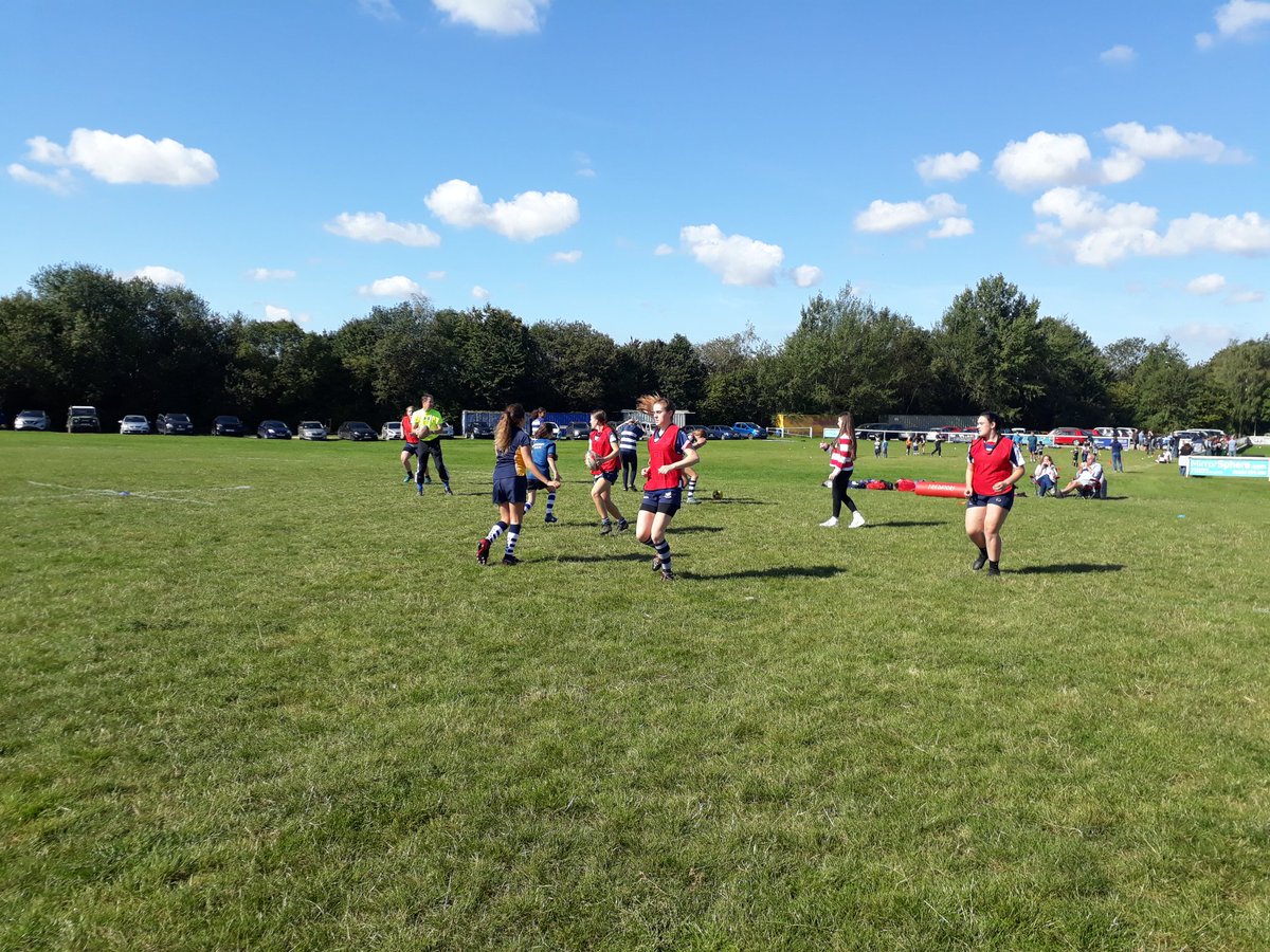 JuniorBelles's tweet photo. Thank you @BanburyBelles player Sophie W for helping out with our fantastic and sunny training session @BanburyRUFC today! Welcome to our new and returning players...Its great to be back ay Bodicote Park! #oneclub #thisgirlcan https://t.co/hzBRhXGvTL