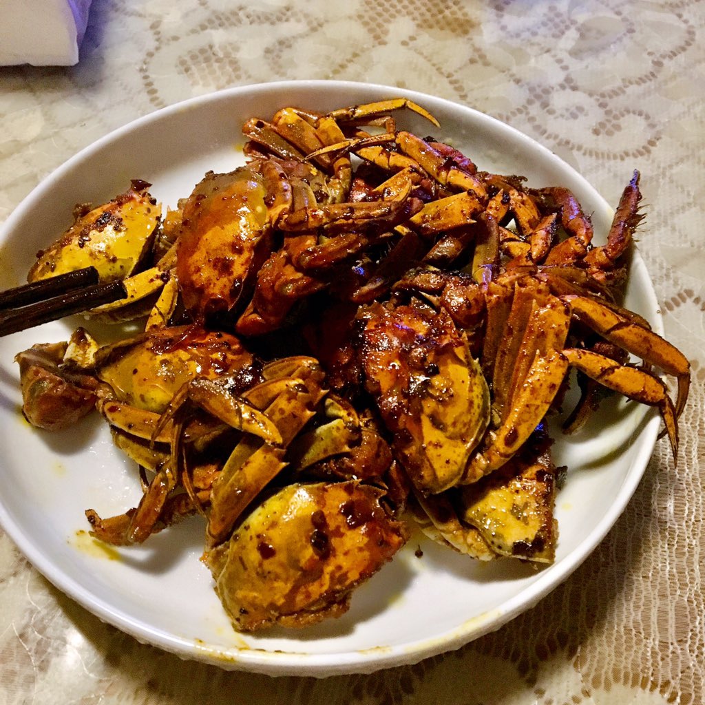 无姓安妮on Twitter 一边看着健身节目一边吃着高热量食物的周末