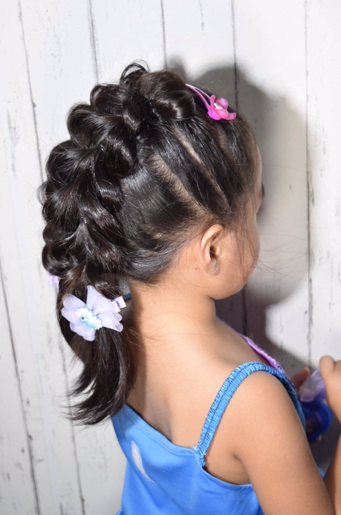 braidwear's tweet photo. Cuteness overload | #hairstylesforkids #braids #braidformyhair #braid #braidstyles #pullthroughbraid https://t.co/pZloNaDRK4