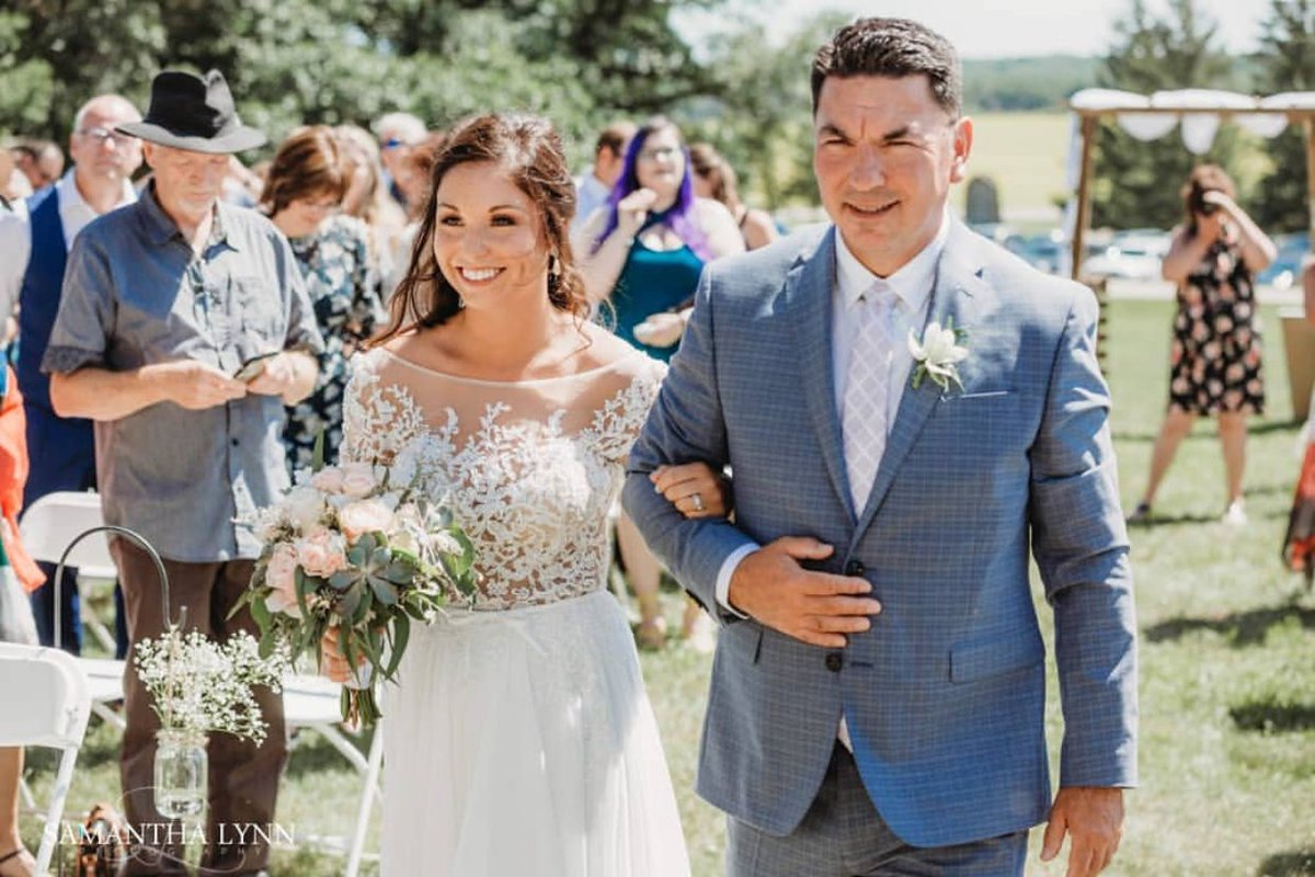 MuseBridal's tweet photo. Here comes the bride ❤️

Samantha Lynn Photography
#MuseBdn #musebridal #musebride #realbride #mbwedding #bdnmb https://t.co/zB0ToJkReL