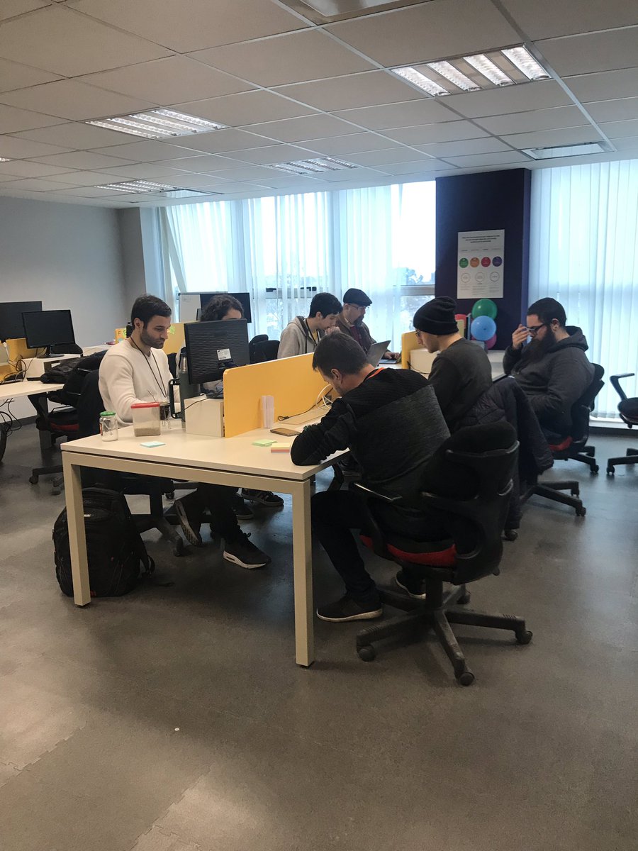 Equipos trabajando #forgoodba busca el tuyo y ♻️retwittea!