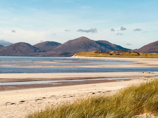 StephCummins3's tweet photo. #OuterHebrides #amazing#solitude#scenery#beaches#motorhome. Love Scotland. An amazing trip around North Scotland and Outer Hebrides. Great for reflecting on what is important in life. https://t.co/nFGyTvWyOr