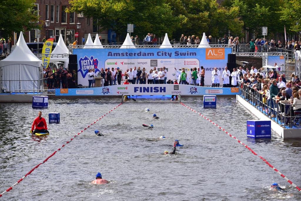 Heb jij vandaag 2KM door de grachten van Amsterdam gezwommen en benieuwd naar jouw eindresultaat? 🤩De eerste uitslagen staan online! 👏 #ACS2019

👉 amsterdamcityswim.nl/nieuws/nieuws/…