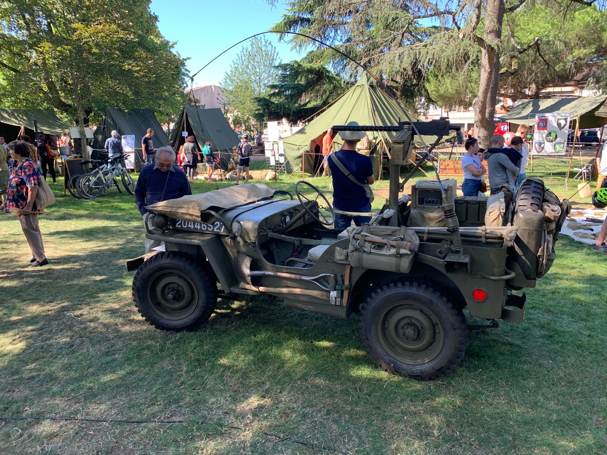 Damien_Laborde's tweet photo. Superbe fête "Il était une fois Colomiers" au Parc Duroch organisée par le Comité des Fêtes : bravo et merci ! C'est toujours réussi et on prend à chaque fois un plaisir immense à découvrir l'histoire de notre commune ! https://t.co/J3KaRm20Vv