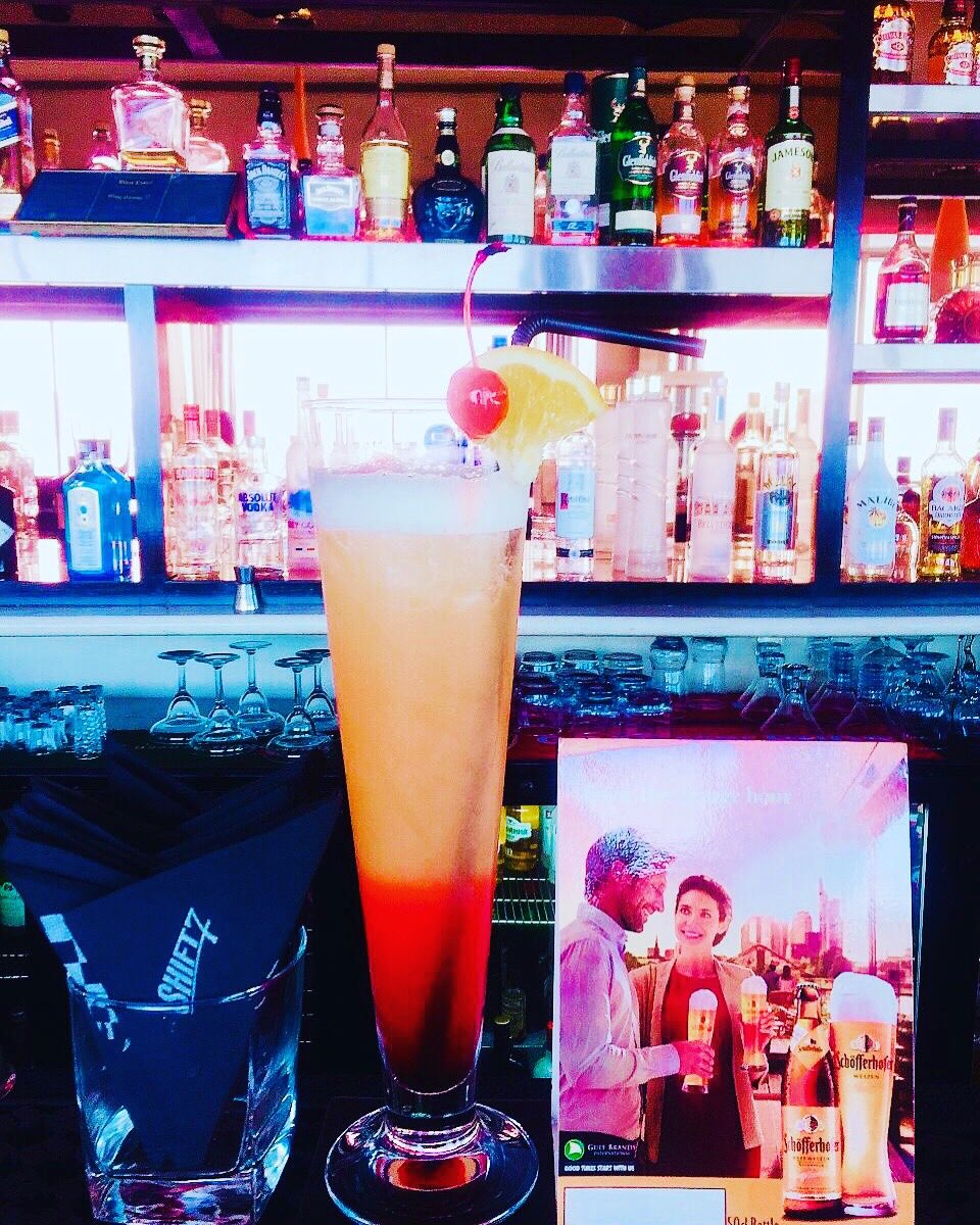 EliteResortSpa1's tweet photo. Take a sip from one of our signature cocktails 🍹 and enjoy a everyday happy hour from 7:00 pm to 10:00 pm!
(20% off on selected beverages)
#SportsBar #EverydayHappyHour #SipandRelax #ShiftSeven https://t.co/iazyDenbyZ