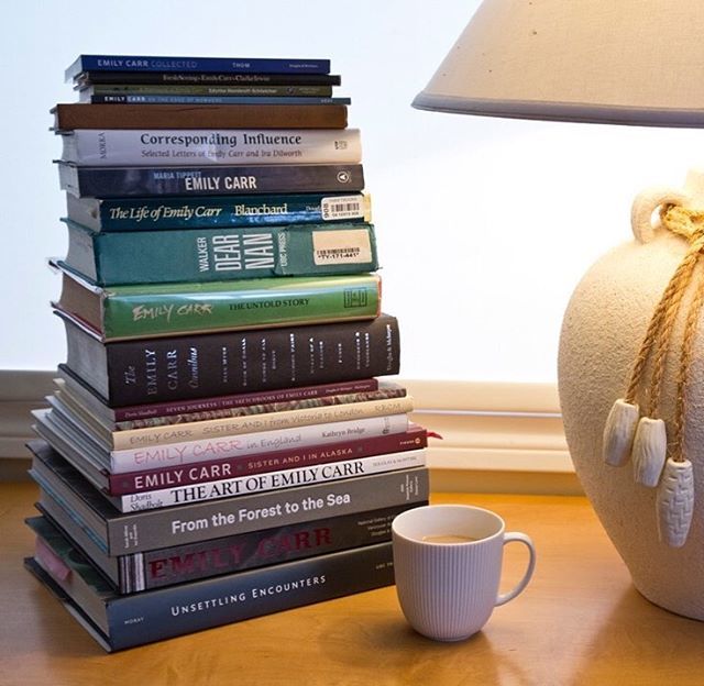 LaurieCarter_EC's tweet photo. A little Emily Carr reading. What's your favourite book by or about Emily?

I have a hard time choosing. See the black book in the middle? That omnibus contains seven of her works. Can't go wrong with "Klee Wick" and I also love her journals, "Hundreds a… https://t.co/ahFSJB8s94 https://t.co/Q4MUoQTZpq