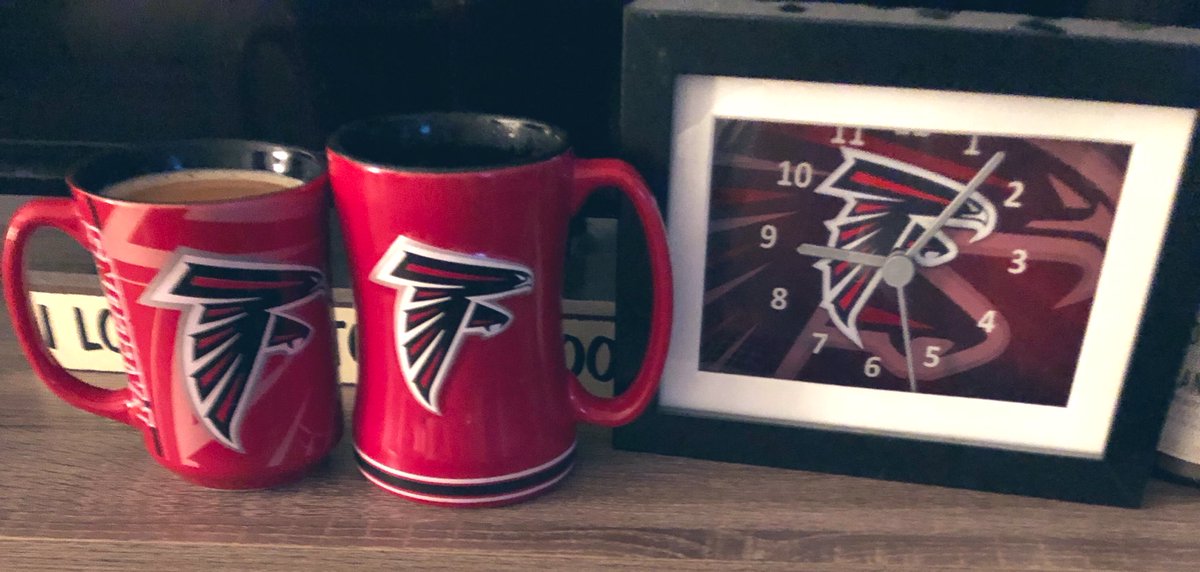 ErikLugo1's tweet photo. His &amp; hers #gameday #riseup #atlantafalcons @AtlantaFalcons https://t.co/ygdrK5gjJP