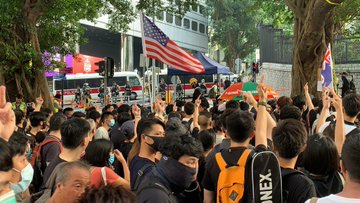 View image on Twitter