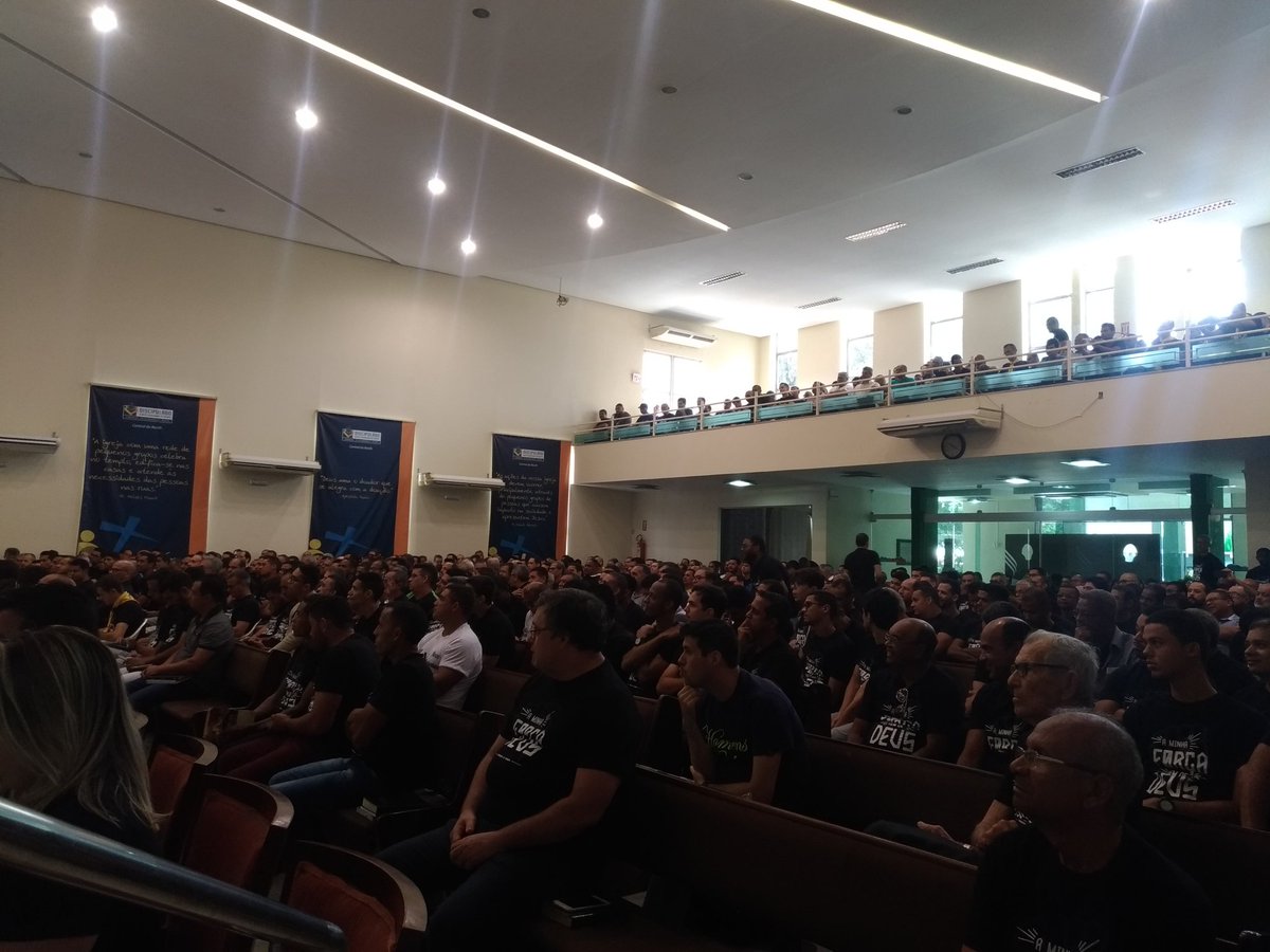 Welling10691359's tweet photo. Mega congresso de homens da APe. @PrPauloKi @pastorotimar @prmoisesmsilva https://t.co/KjAOeRfbHi