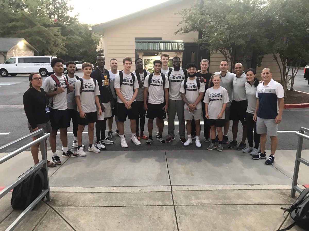 CoachSamAllen's tweet photo. Man, what a weekend it’s been!
#Key5Clinics
Appreicate all the coaches investing their weekend to getting better!
Their players and programs are fortunate to have coaches who care about their craft, players and getting better. https://t.co/eUxxu9O5Xa