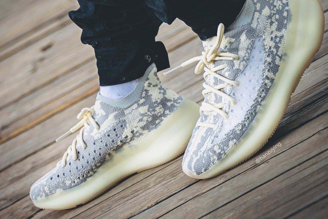 Adidas yeezy boost 350v3 white running shoes ef2369.