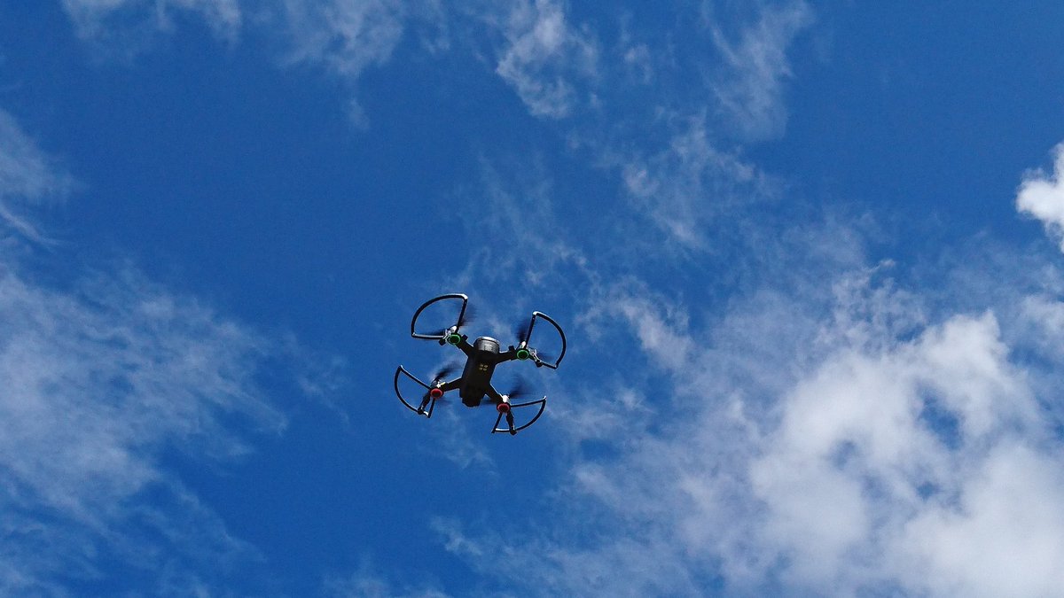 makinodenkijyoy's tweet image. 今日は、朝から南丹市まで #ドローン の研修会に行って来ました(^_^ゞ
僕にとって正に #ホール・ニューワールド 新しい世界と新しい出逢いに感動でした！
#KDAP