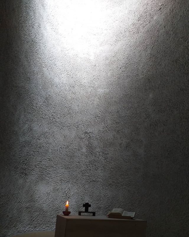DCarr_Designs's tweet image. Inside the wondrous chapel in Ronchamp ift.tt/2ZG8rbw
