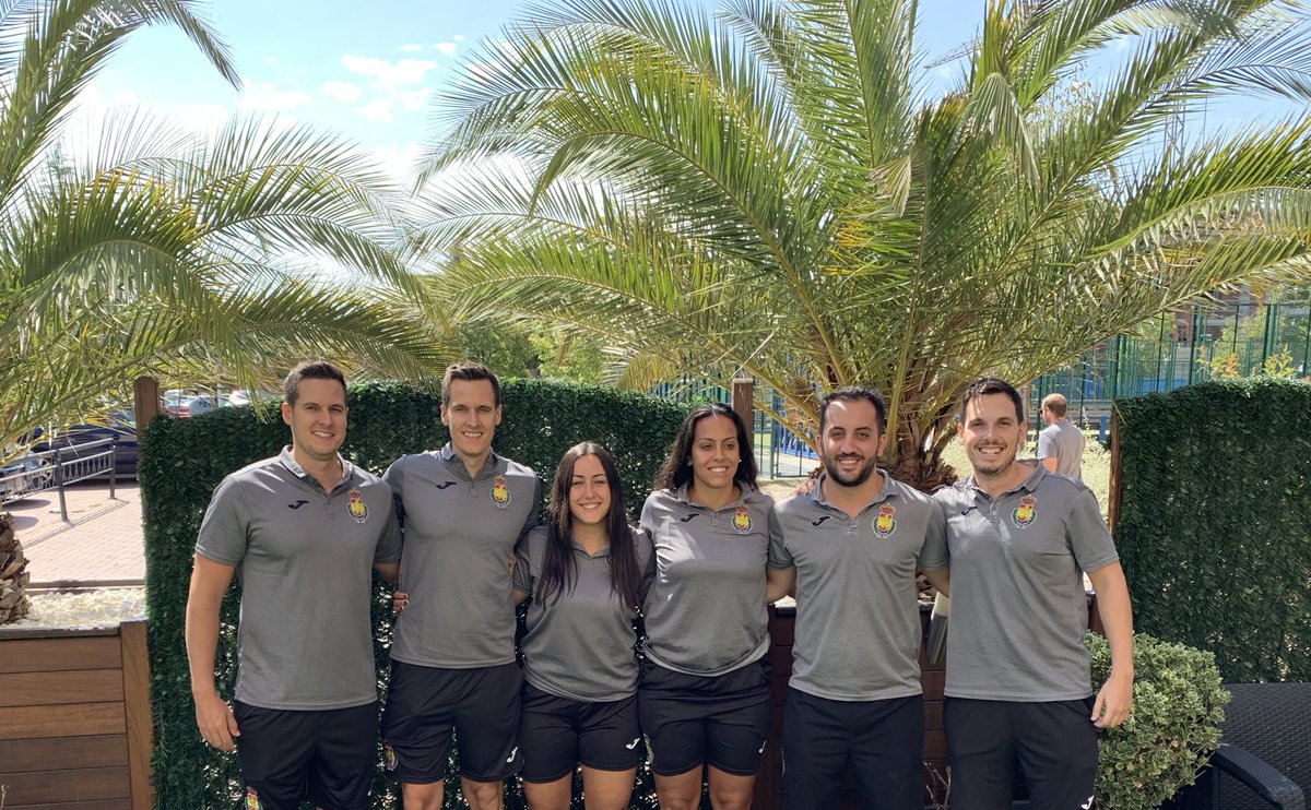🔈¡Estamos de enhorabuena! 

Nuestros 6 compañer@s Nacionales finalizan el Stage de Pretemporada de la <a href="/RFEBalonmano/">RFEBalonmano</a> en Pinto (Madrid) 
Que tengáis un buen inicio de temporada <a href="/FAndaluzaBM/">Federación Andaluza de Balonmano</a> 
¡Empezamos! 👍🏼