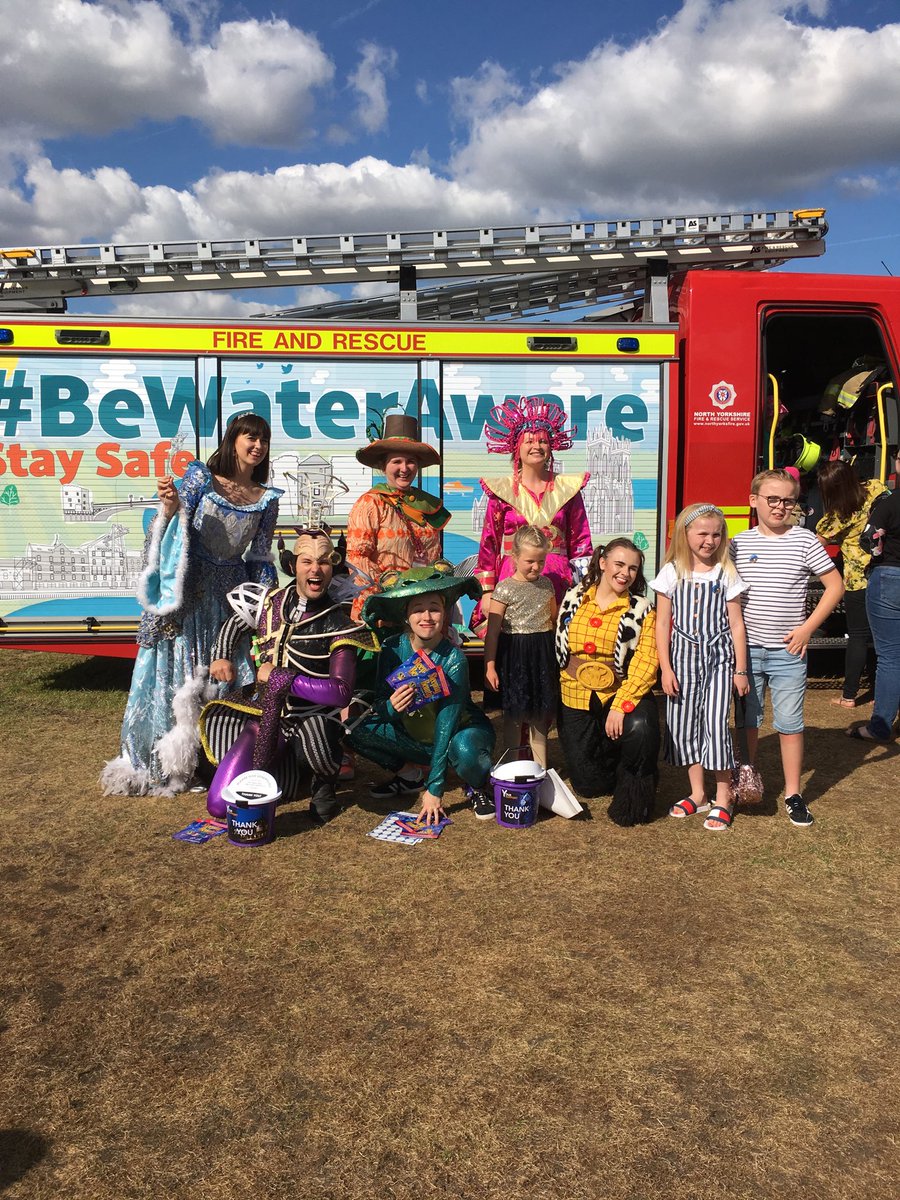 Great day at York Races Family fun day. North Yorkshire Fire and Rescue with York Theatre Royal ⁦<a href="/YorkTheatre/">York Theatre Royal</a>⁩ promoting fire safety and water safety