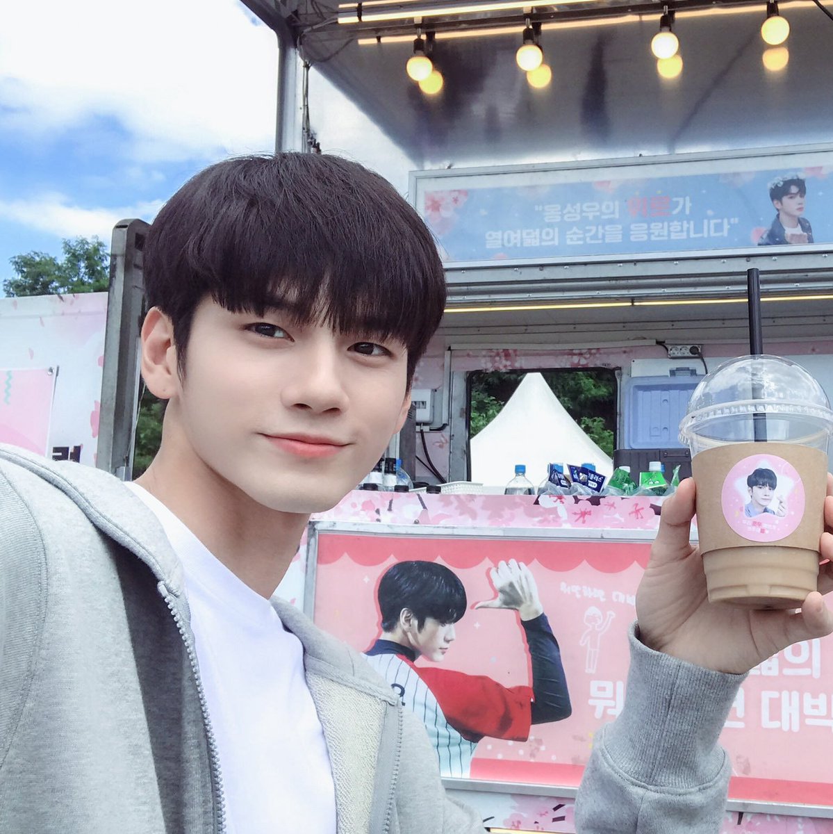 olongluv1995's tweet photo. #끝까지_열여덟_언제나_옹성우 

우리 최준우 너무 수고했어ㅠㅠㅠㅠ 연기 너무 잘해줬고 월요일 화요일 열여덟의 순간으로 정말 행복했어ㅠㅠㅠ

#옹성우 #ONGSEONGWU #최준우 #열여덟의순간_옹성우 https://t.co/Al6W2W2110