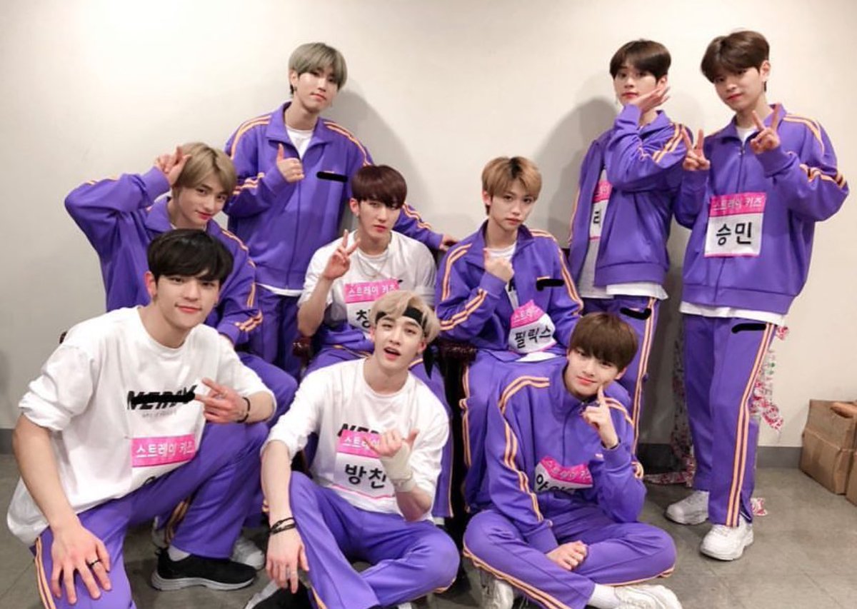 Stray store. Stray store. Skzoo. Pop up store stray kids. Стрэй уилс.