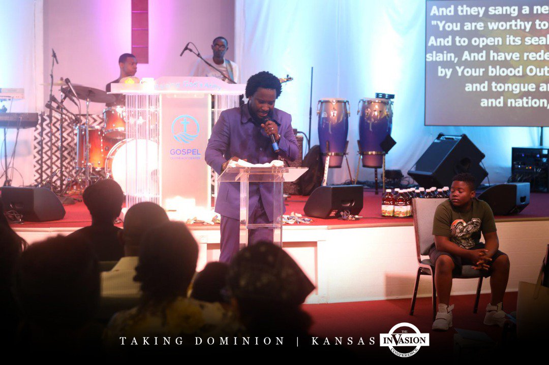 InvasionWorld1's tweet photo. Kansas Invasion Conference was amazing.
I took time to break the WORD and there was a mighty revival. We thank God for the teaching grace. #Newjersey get ready:it’s your turn this FRIDAY and SATURDAY

#Invasion #InvasionConference #TakingDominion #DrBaduPhD @SonnieBaduuk https://t.co/gWDIVo2lnZ