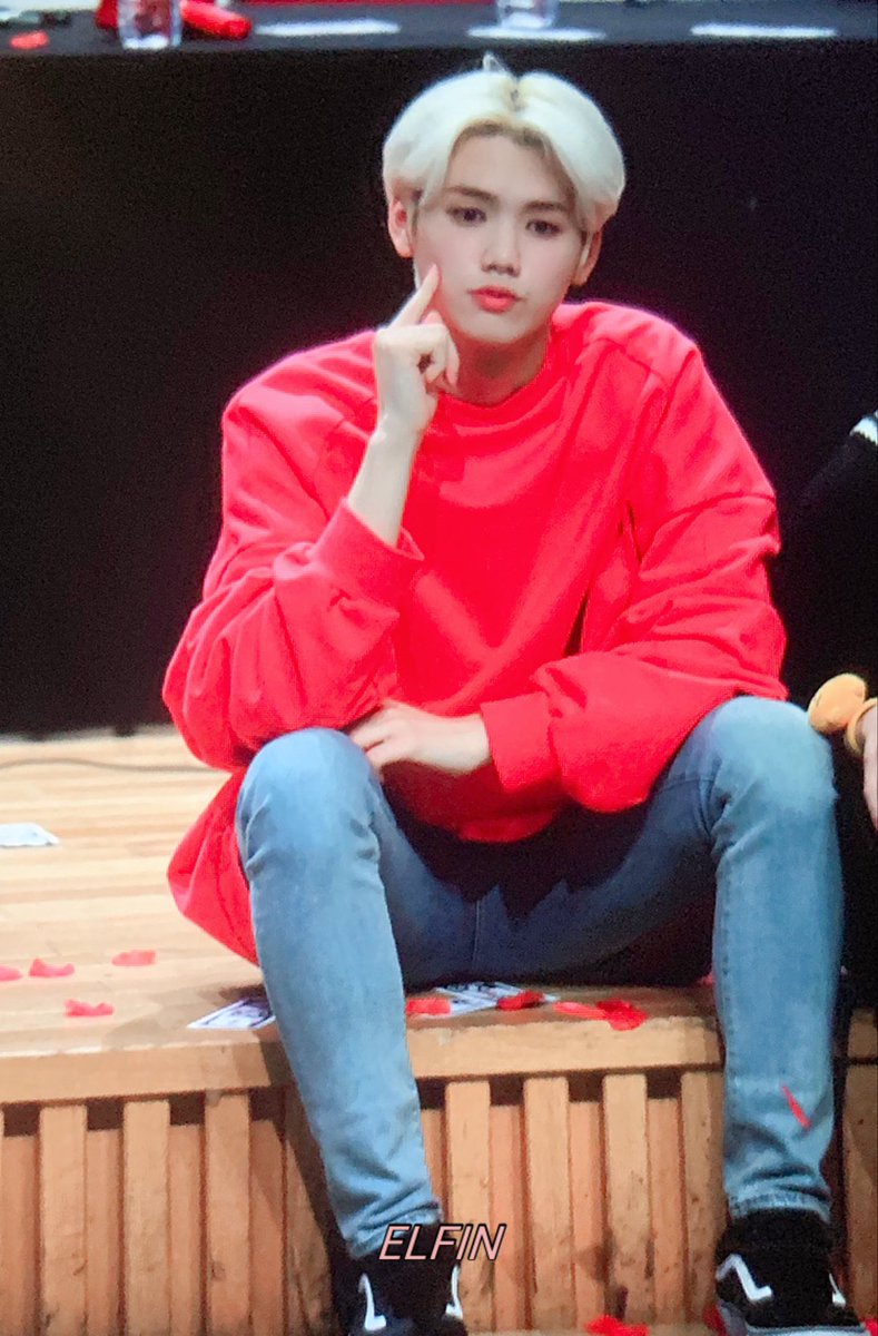 elfin_mh's tweet photo. 190908 상암 팬싸

어깨가 우주야 우주

#X1 #엑스원 #강민희 #민희 #MINHEE #쾌남 https://t.co/UBo5RUAGeQ