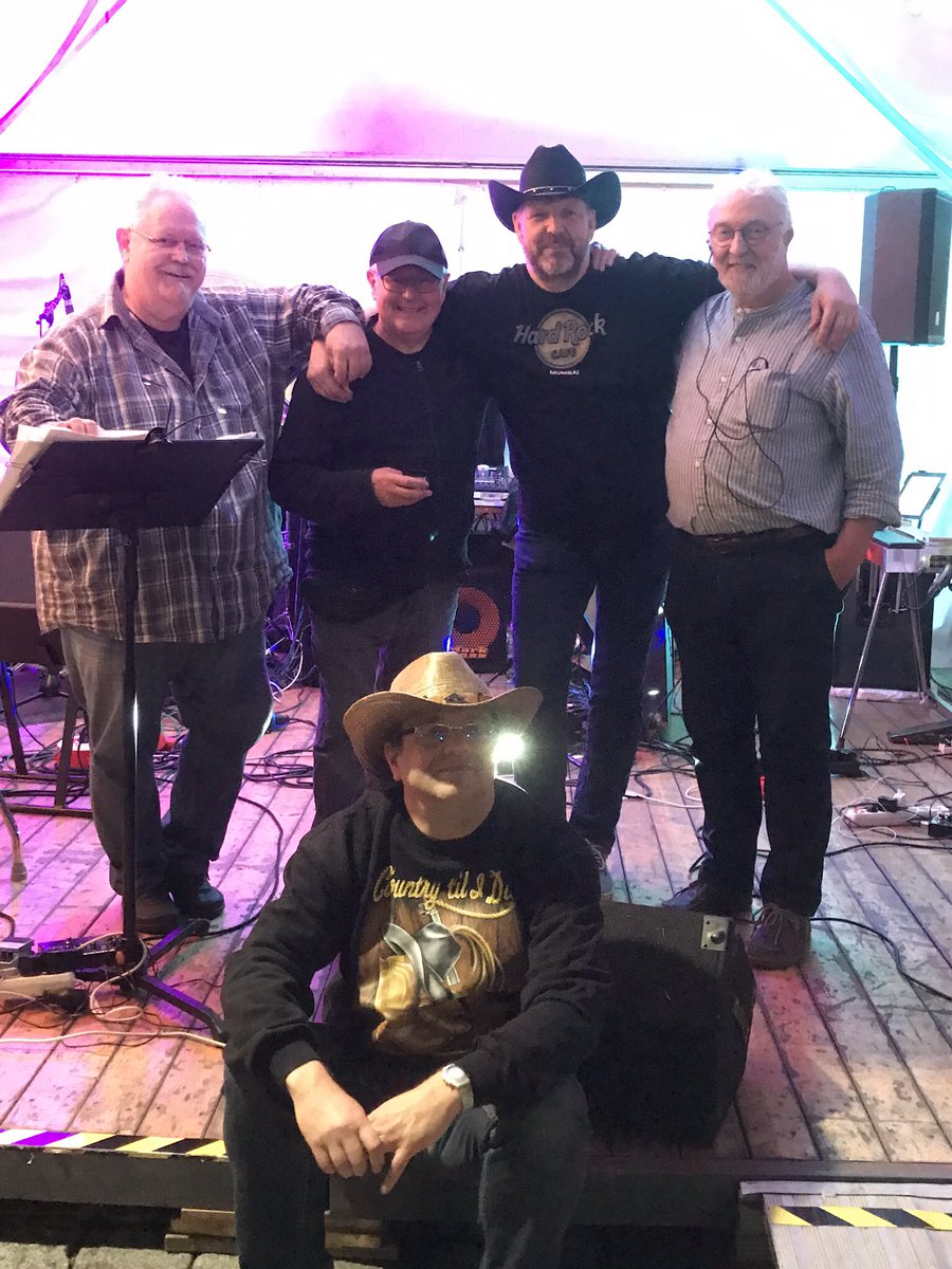 lost_fiddler's tweet image. Great GiG in Riedberg