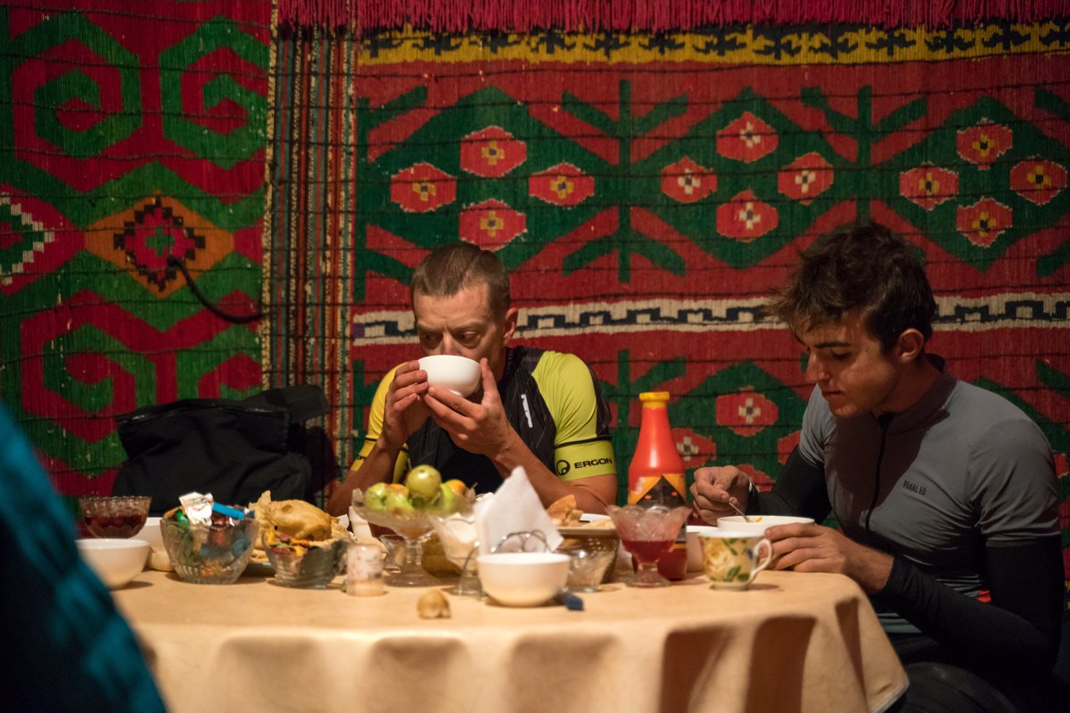 JeffKerkove's tweet image. Soups on at CP1 of the @SilkroadMtnRace 🍜 For 350 Som ($5) riders had access to an endless supply for warm food, soups, bread, tea, etc. It was an oasis after a hard 2 day push.
.
.
📷 by Jeff Liu
.
.
#srmr2019 #silkroadmountainrace #bikepacking #ergonbike #topeak