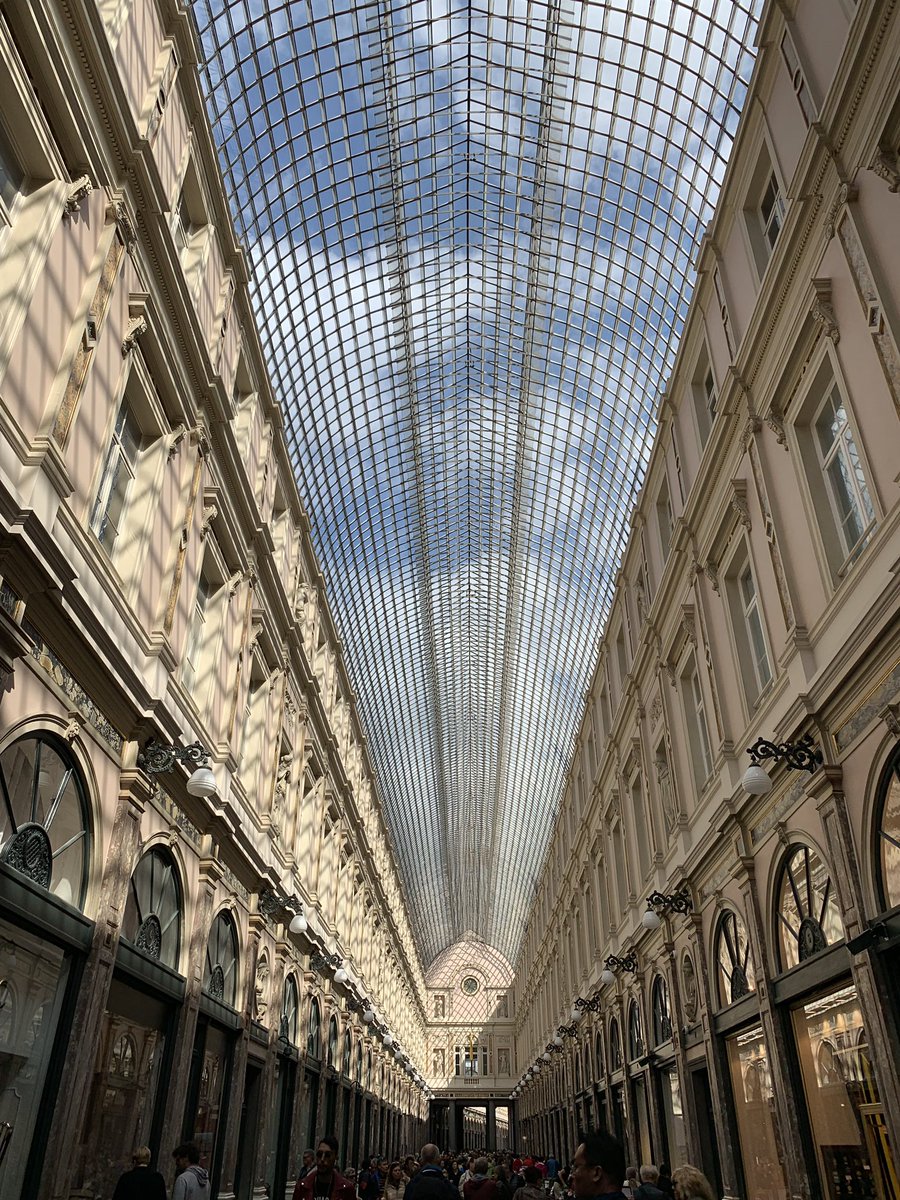 tomlangan's tweet image. Completely surprised at how gorgeous #Brussels is. A great place to potter around in. #Eurostar25