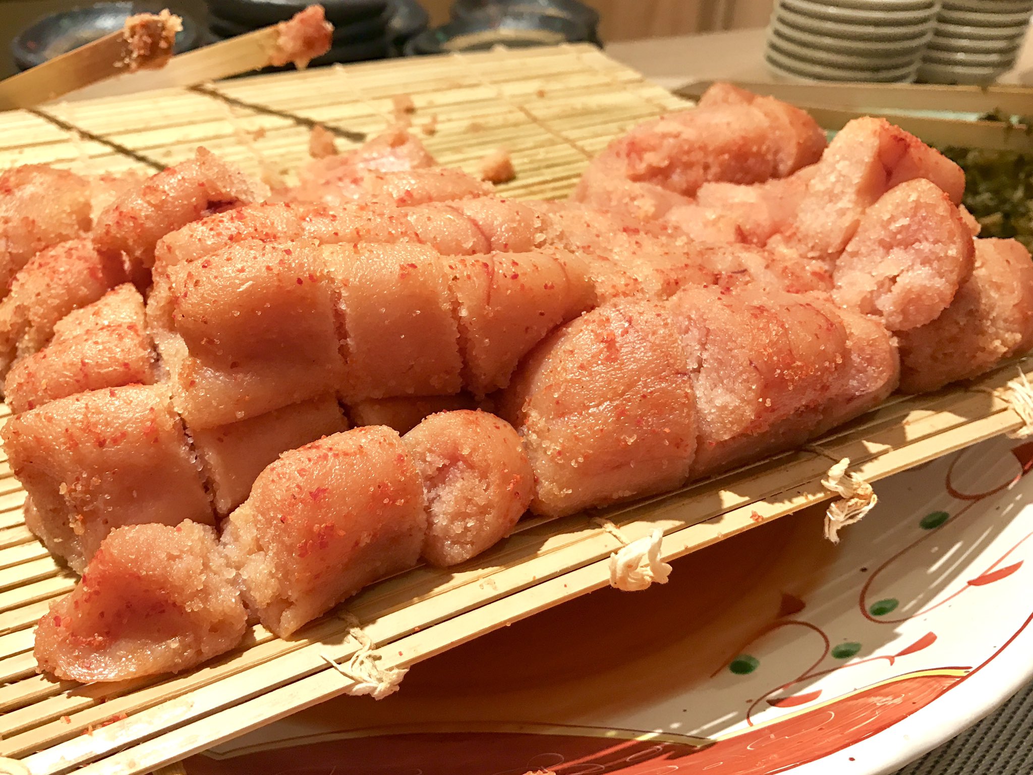 名古屋グルメ探偵 アスカイ ごはんとわたし 栄 ご飯好きの天国 選べるご飯 明太子 高菜 卵などが食べ放題の定食屋さん 明太子卵かけご飯 という禁断の食べ方もできます 美味しいけど食べすぎ注意 定食の内容は肉