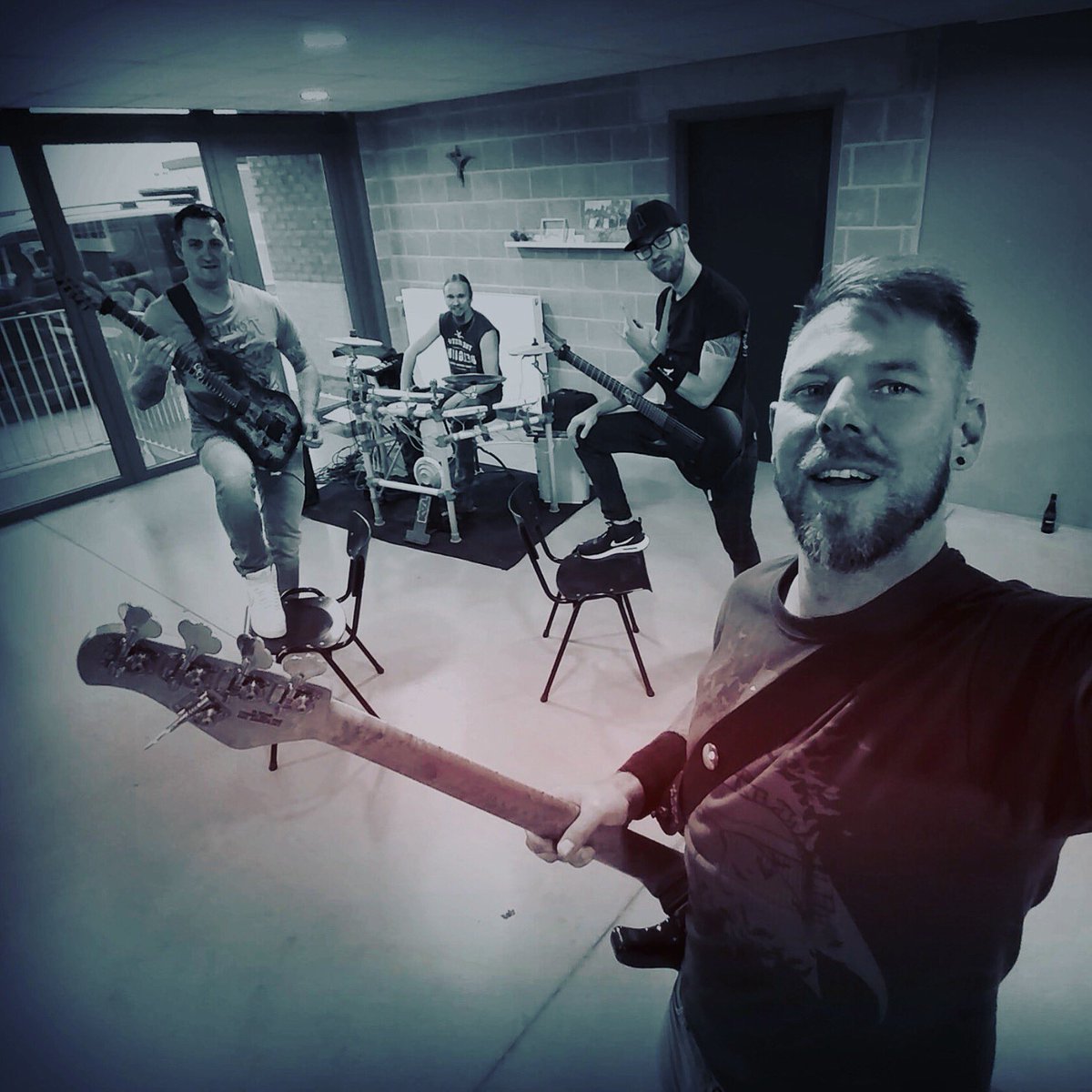 A Sunday evening well spent 🤟
Gettin ready for Leuven 👊

#NGBchapter  #rehearsal #rehearsaltime #rehearsalroom