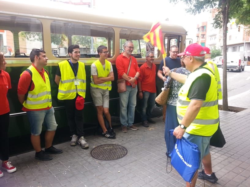 enrique12418's tweet photo. Gracias a la AAVV de Horta , hoy ha sido un día estupendo y vuestro agradecimiento a los voluntarios ha sido de agradecer @miniautobusero @jordasso1 @jrtauste @andana_central @rosaalarcon @TMB_Barcelona https://t.co/viee2Kyu8S