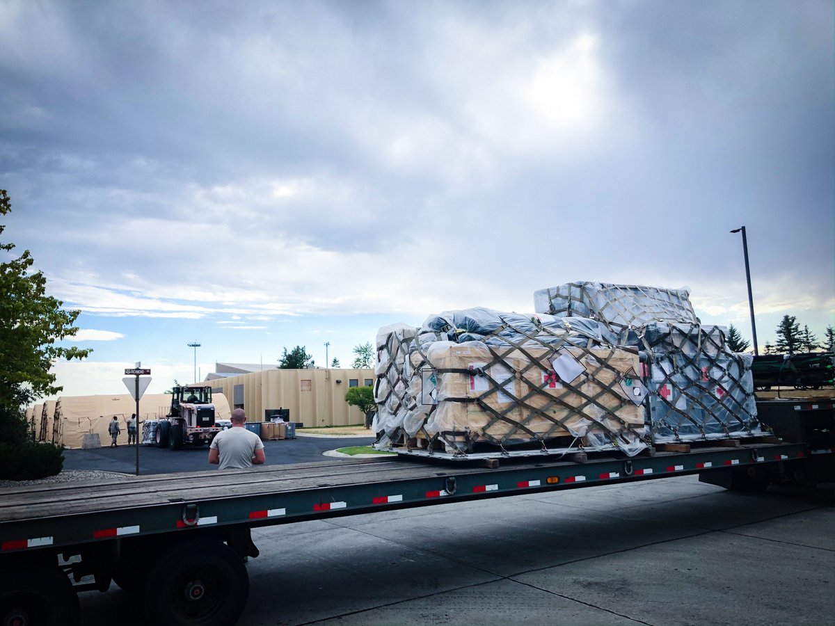 92arwcommander's tweet photo. A TON of heavy lifting as this phenomenal Total Force Air Mobility Team gets ready for Mobility Guardian β19! #TeamFairchild #MobilityGuardian19 #MG19 #FullSpectrumReadiness #AirMobilityCommand #AMC https://t.co/y3uLo8tTXI